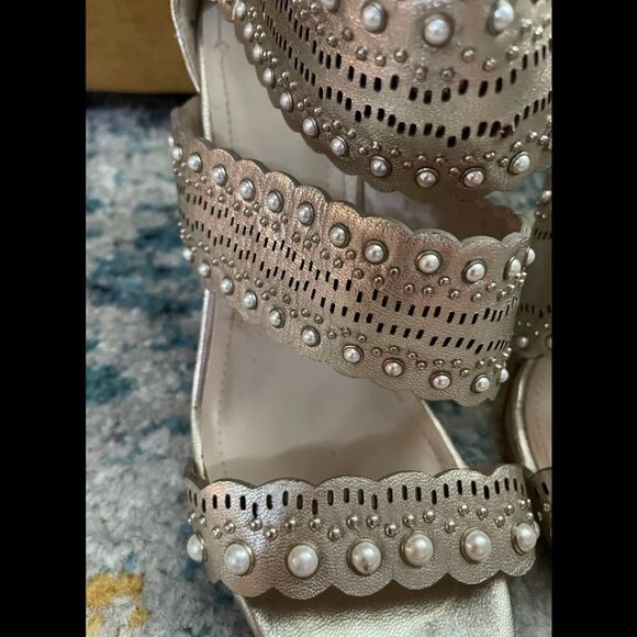 Pour La Victoire Gold & Pearl Ankle Strap Heels Zippers 8.5 - Picture 3 of 9